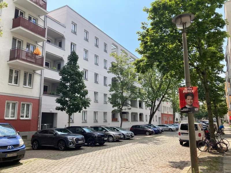 Attraktiver Neubau- Nachmieter zum 01.10.2026 gesucht — photo 1